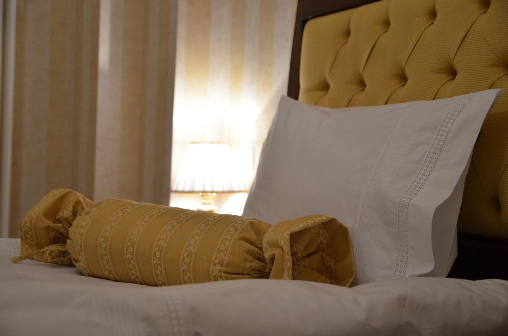 The Arlington Boutique Hotel Craiova Zimmer foto