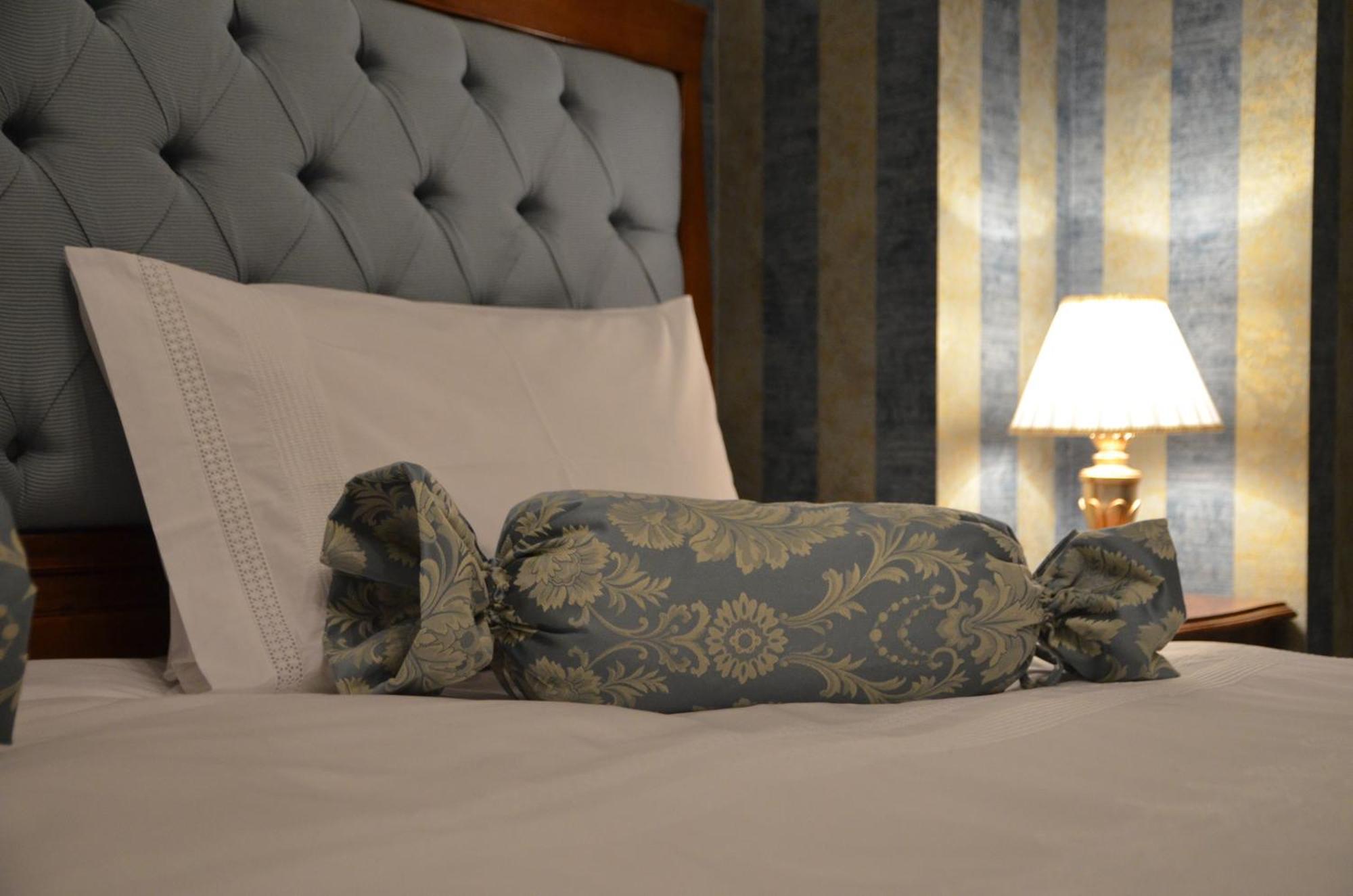 The Arlington Boutique Hotel Craiova Zimmer foto